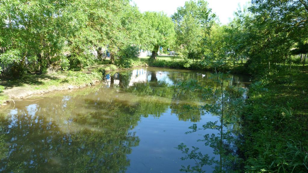 Вилла La Courtoise "Chez Gustine" La Marne Экстерьер фото