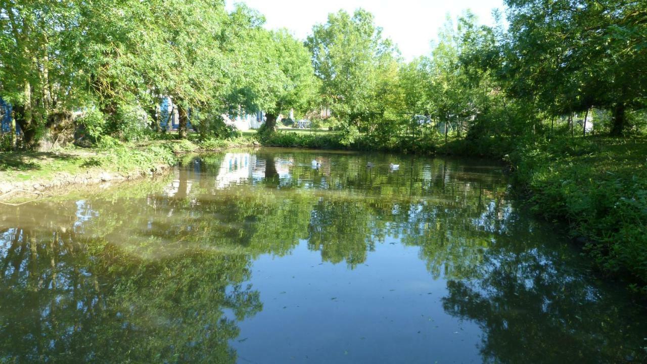 Вилла La Courtoise "Chez Gustine" La Marne Экстерьер фото